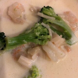 冷凍ブロッコリー、エビ使用で簡単に白だし豆乳スープ